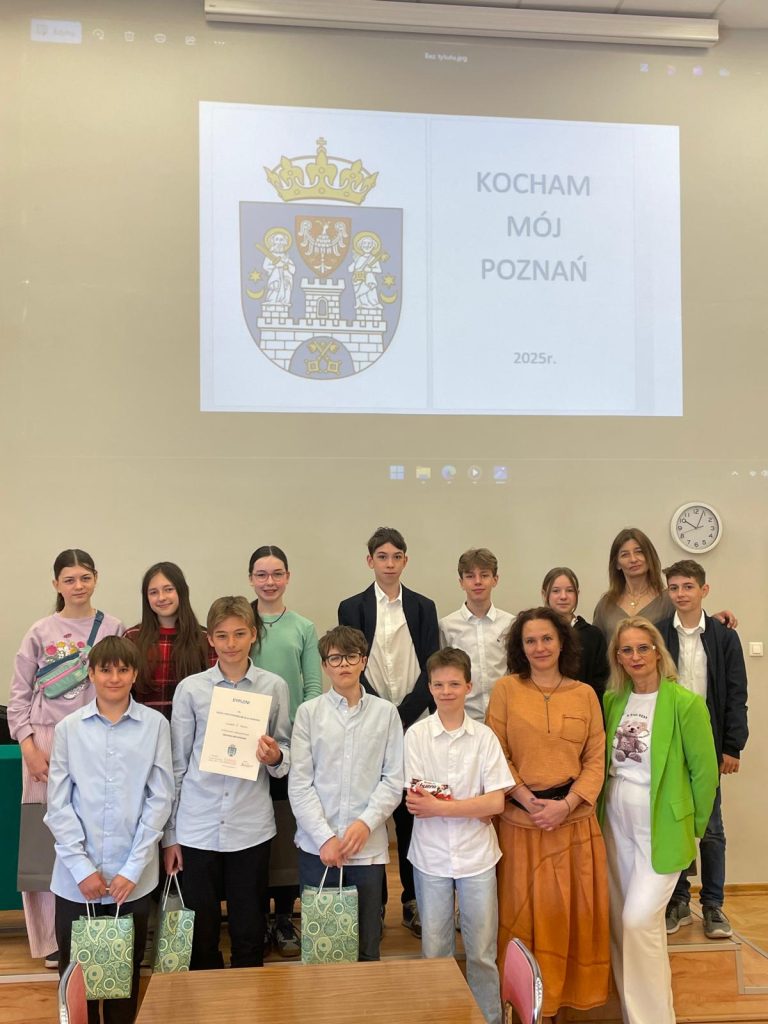 Uczestnicy konkursu wraz z opiekunami