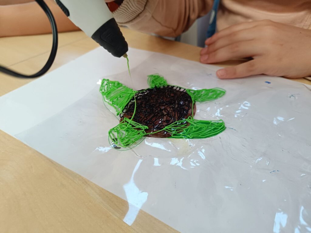 Używanie pisaków 3d.