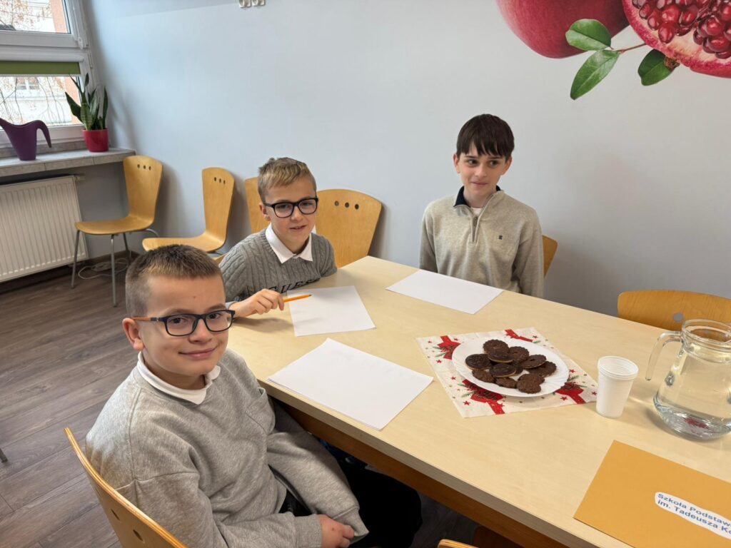 Uczestnicy konkursu z sp 84