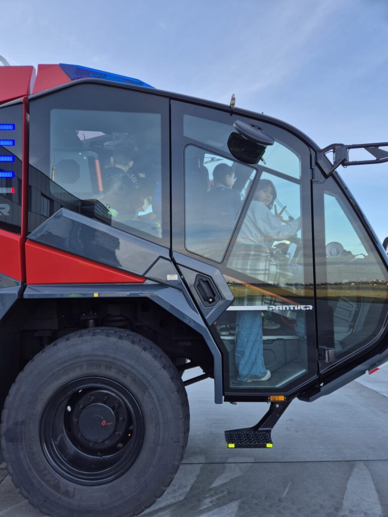 klasa 6a w wozie strażackim