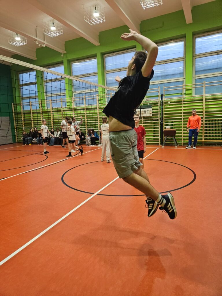 Zawodnicy podczas rozgrzewki