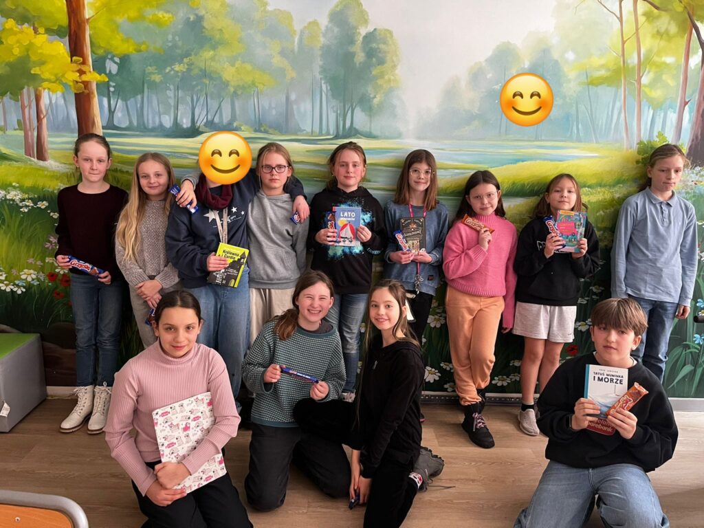 Uczestnicy konkursu na wspólnym zdjęciu 