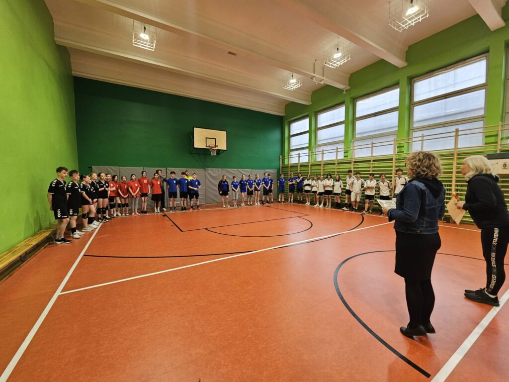 Zawodnicy podczas rozdania nagród