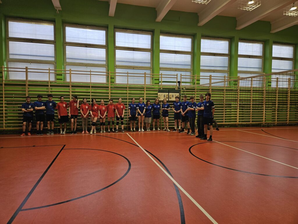 Zawodnicy podczas rozdania nagród